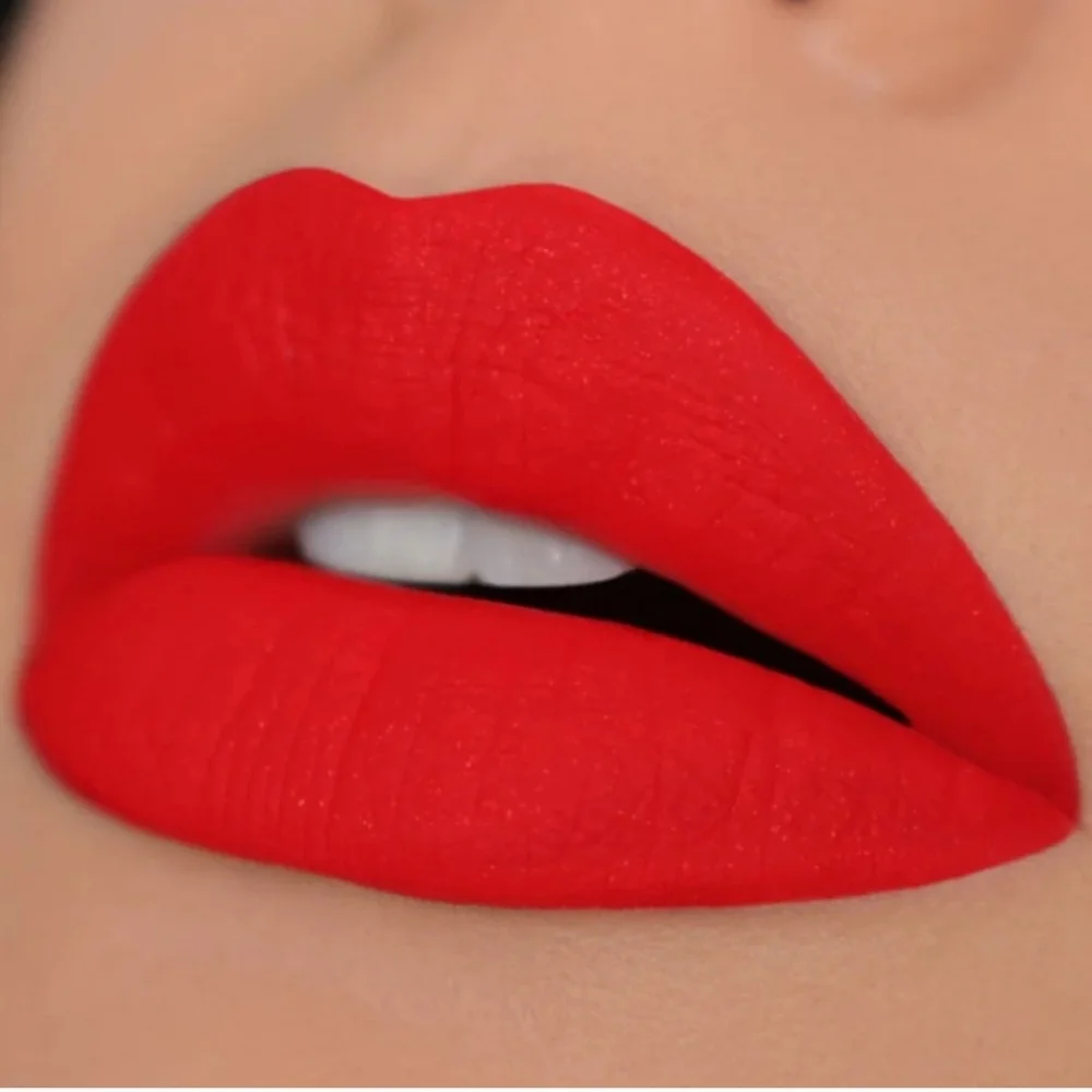 NIB GIVE THEM LALA * HYDROMATTE LIPPEE - I LOVE YOU - RED LIPCOLOR